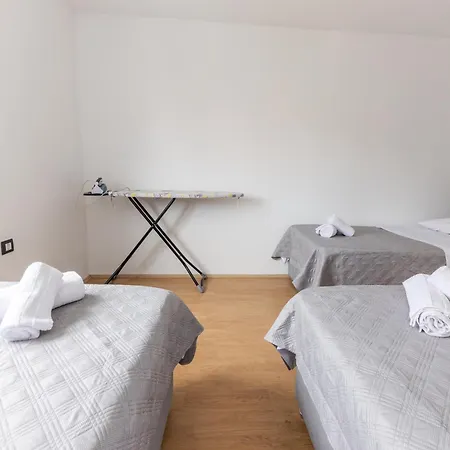 House Niko M With 6 Lägenhet Split